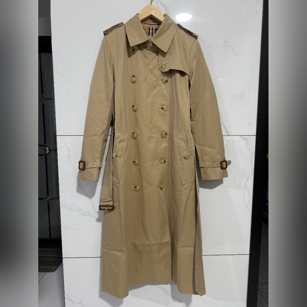 Burberry Tan Trench Coat for Women - Picture 4 of 16